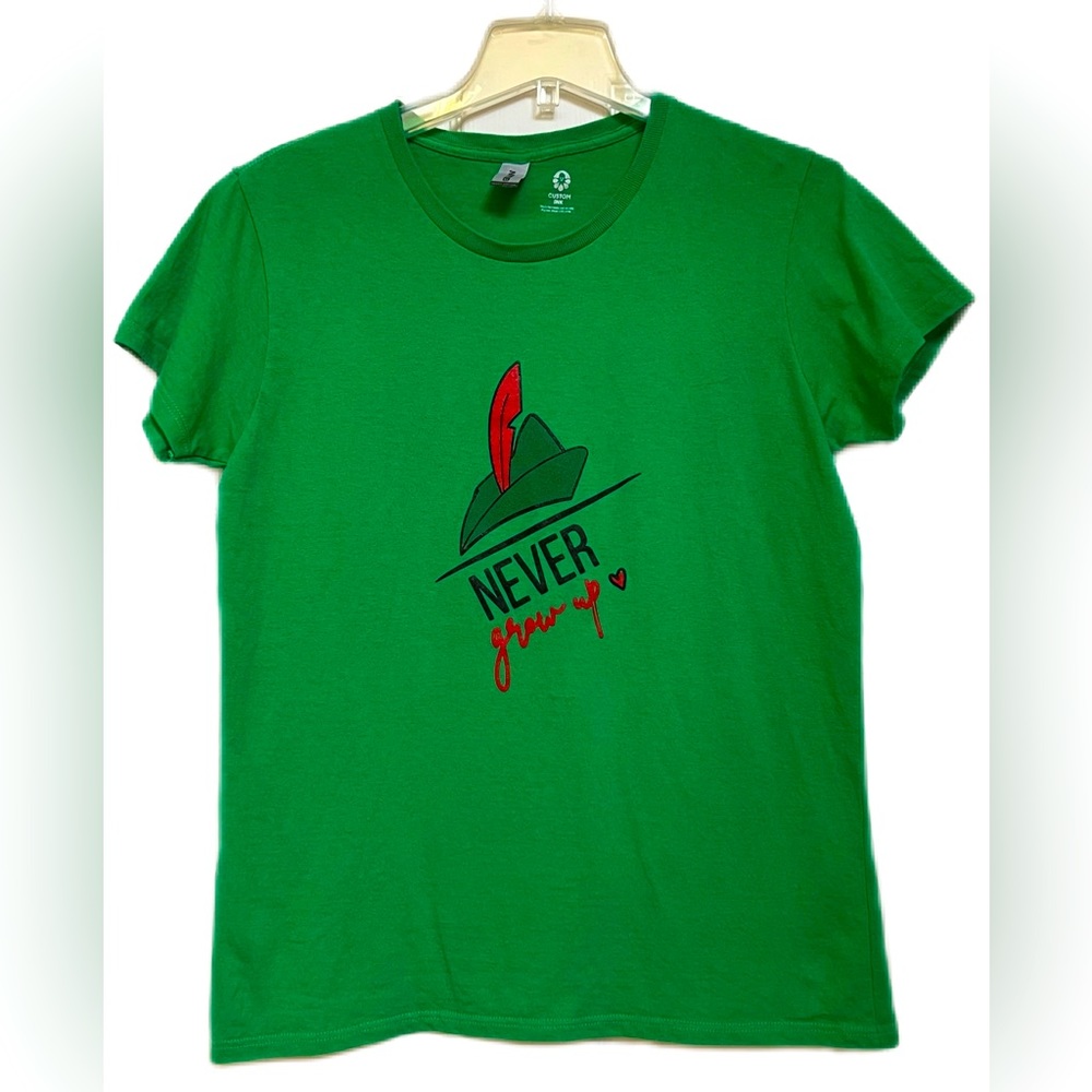 Peter Pan NEVER GROW UP T Shirt. Green Unisex size M.